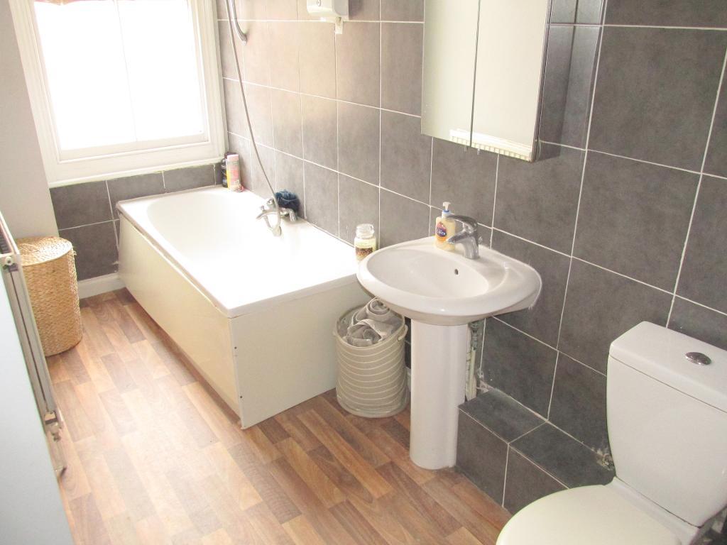 2 Bedroom Flat For Sale in 136 Aldwick Road, Bognor Regis, West Sussex