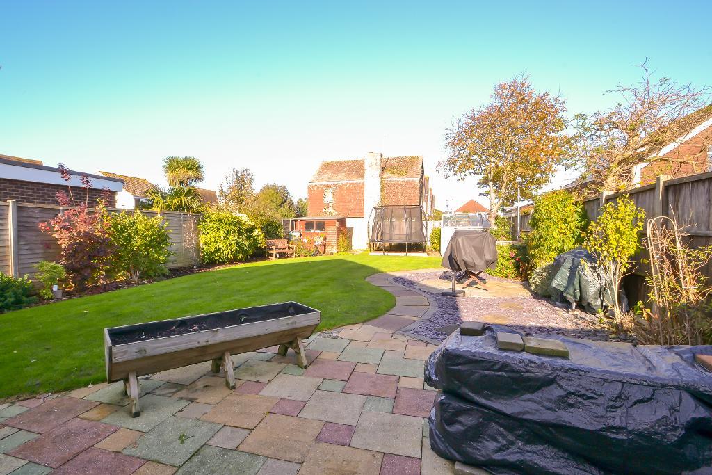 4 Bedroom Detached House For Sale in Hinde Road, Felpham, Bognor Regis