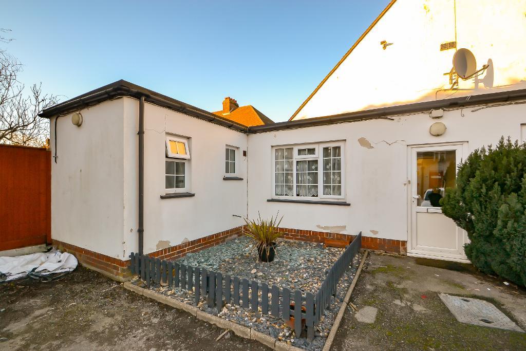 1 Bedroom Flat For Sale in Newtown Avenue, North Bersted, Bognor Regis