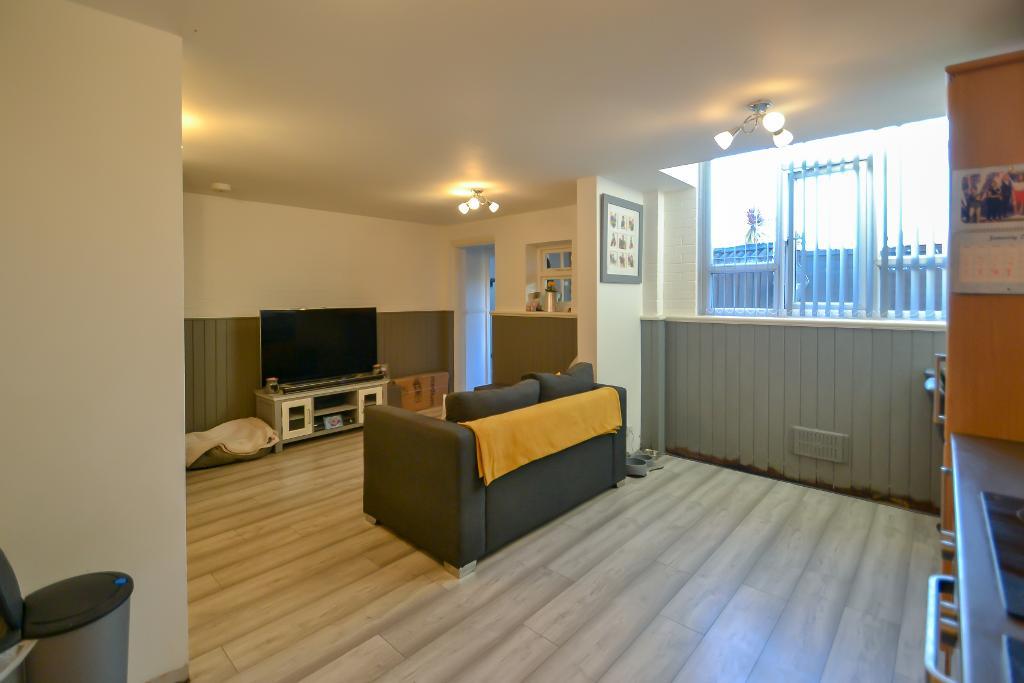 1 Bedroom Flat For Sale in Newtown Avenue, North Bersted, Bognor Regis, West Sussex, PO21 5HQ