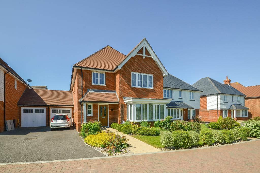 4 Bedroom Detached House For Sale in Waterside Way, Bersted Park