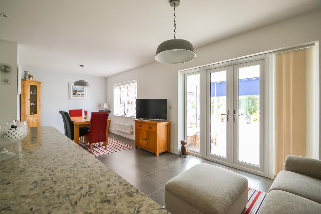 4 Bedroom Detached House For Sale in Waterside Way, Bersted Park