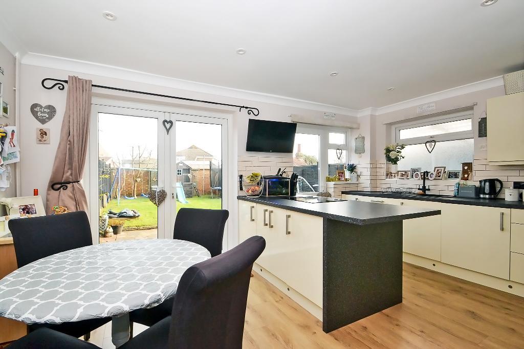 3 Bedroom SemiDetached House For Sale in Woodlands Road, North Bersted