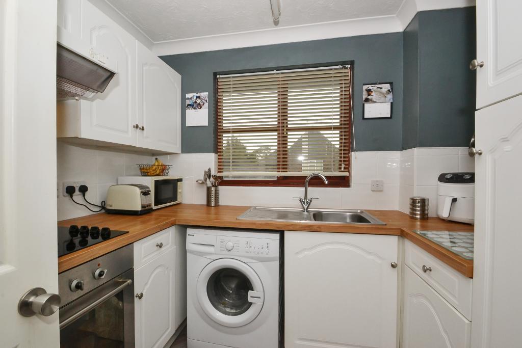 2 Bedroom Flat For Sale in Regent Mews, 21 Victoria Drive, Bognor Regis