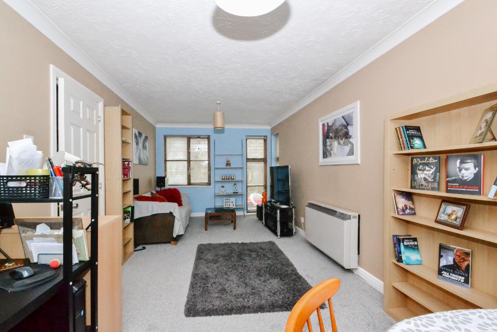 2 Bedroom Flat For Sale in Regent Mews, 21 Victoria Drive, Bognor Regis