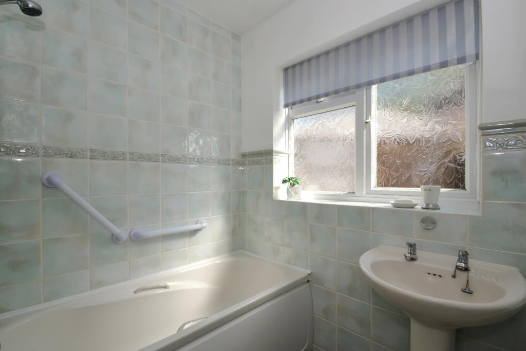 2 Bedroom Detached Bungalow For Sale in Christchurch Crescent, West