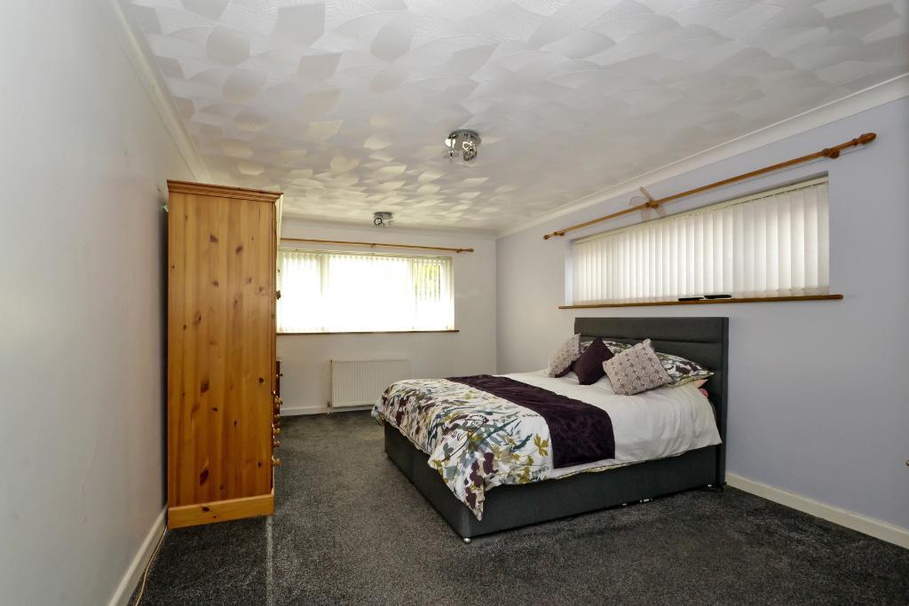 2 Bedroom Detached Bungalow For Sale in Christchurch Crescent, West