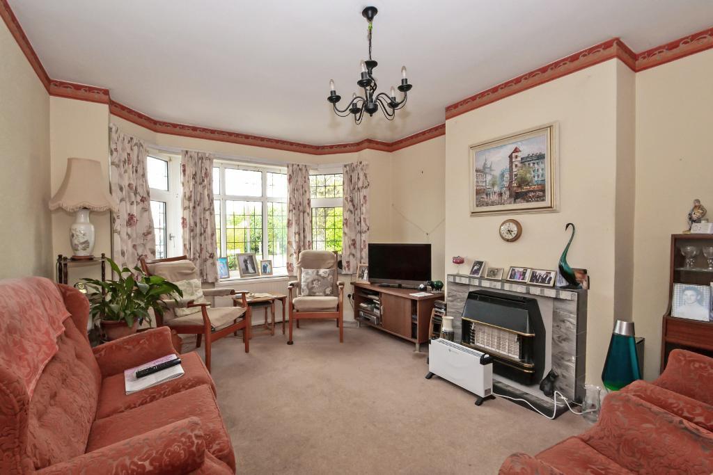 3 Bedroom SemiDetached House For Sale in Greencourt Drive, North