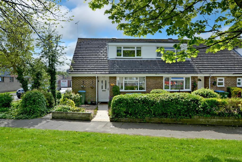 2 Bedroom Chalet Bungalow For Sale in Pryors Lane, Aldwick, Bognor