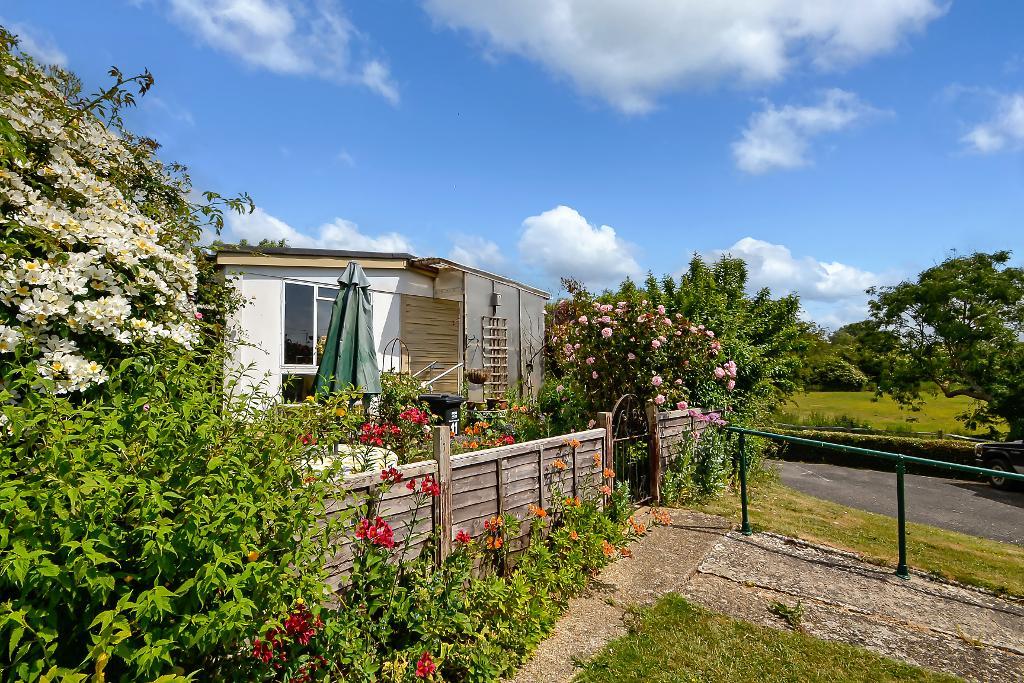 Longacre Park, Maypole Lane, Yapton, Arundel, West Sussex, BN18 0DR